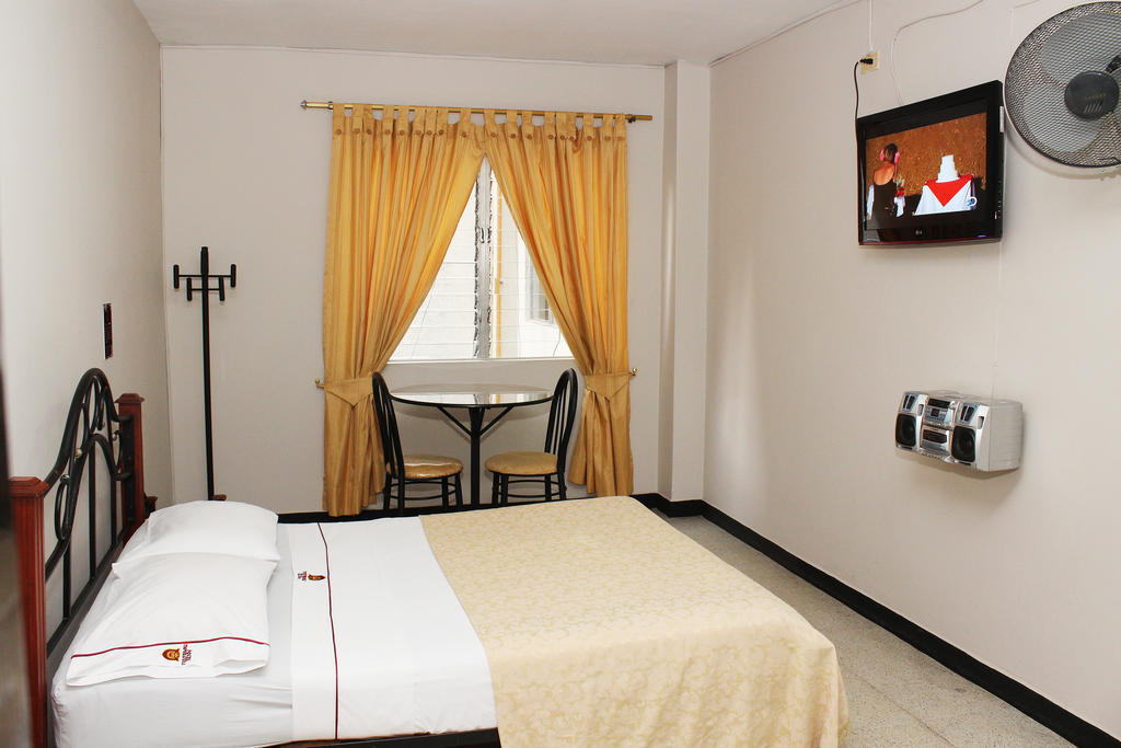 Hotel Normandia Medellín Zimmer foto